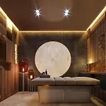 Hotel Serenity Queen