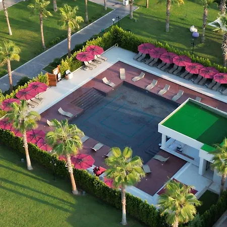 Serenity Queen Hotel