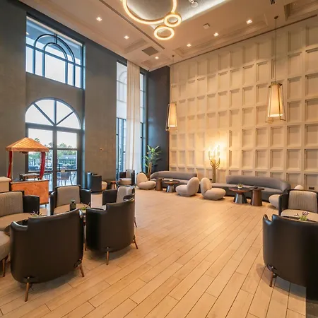 Hotel Serenity Queen